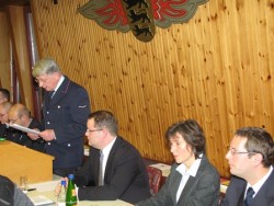 v.l.n.r. Manfred Essig, der Abteilungsleiter der Alterswehr, bei seinem Vortrag, B&uuml;rgermeister Lauxmann, Ordnungsamtsleiterin Hirsch und stv. Ordnungsamtsleiter Benker