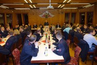 Der vollbesetzte Feuerwehrsaal