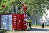 Die Person wird über die Leiter gerettet